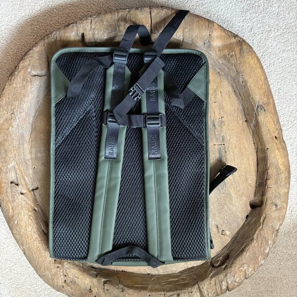 Rains NEW olive green waterproof Trail Rolltop Backpack minimalist commuter bag